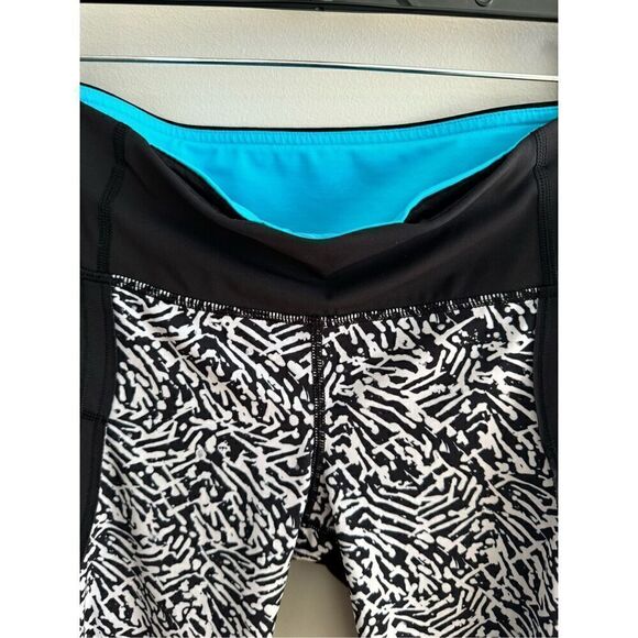 Lululemon Run Top Speed Crop Tight Leggings, Size 4 Black White 18” - Picture 10 of 10